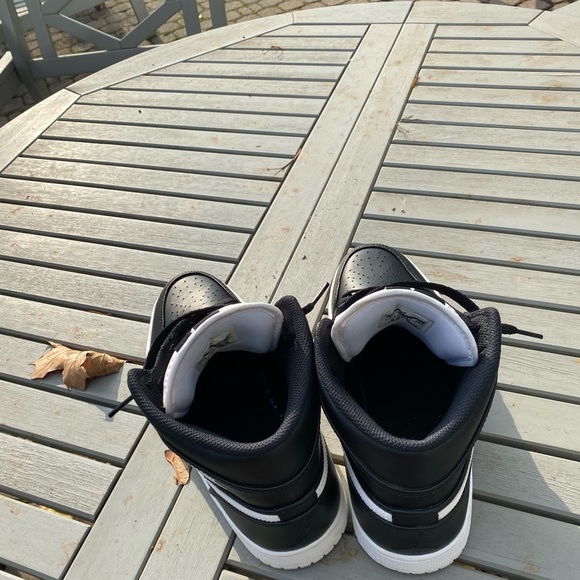 Air Jordan 1 black and white mens size 8.5 - Picture 8 of 9